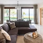 Βίλα Filoxenia - By The Sea - Up To 12 Guests *