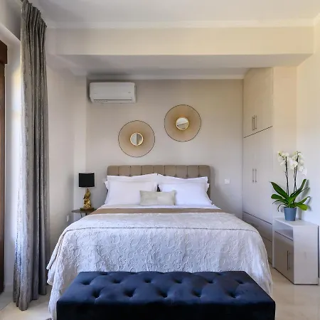 Villa Filoxenia - By The Sea - Up To 12 Guests *