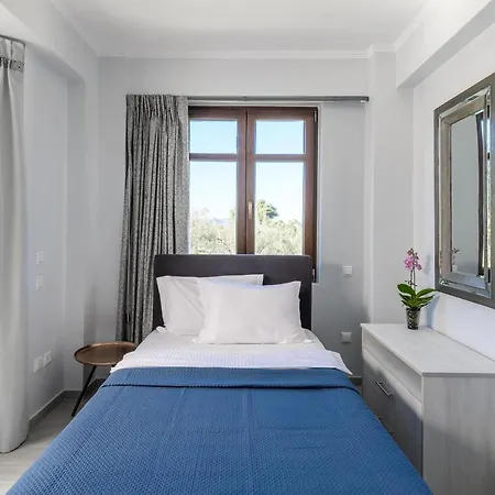 Villa Filoxenia - By The Sea - Up To 12 Guests Kato Rodini