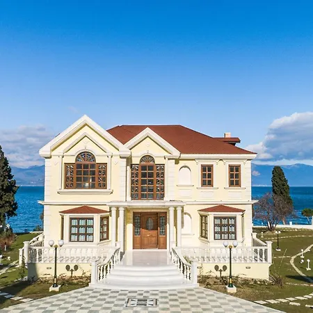 Villa Filoxenia - By The Sea - Up To 12 Guests