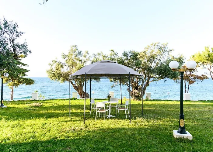 Filoxenia - By The Sea - Up To 12 Guests 빌라