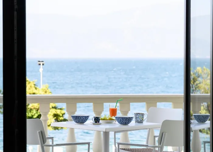 Filoxenia - By The Sea - Up To 12 Guests 빌라