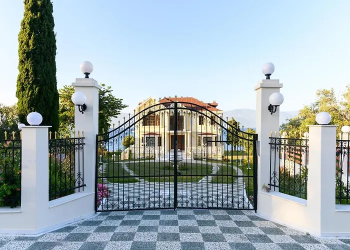 Filoxenia - By The Sea - Up To 12 Guests *