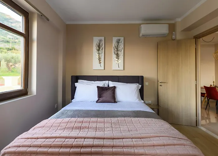 Filoxenia - By The Sea - Up To 12 Guests *